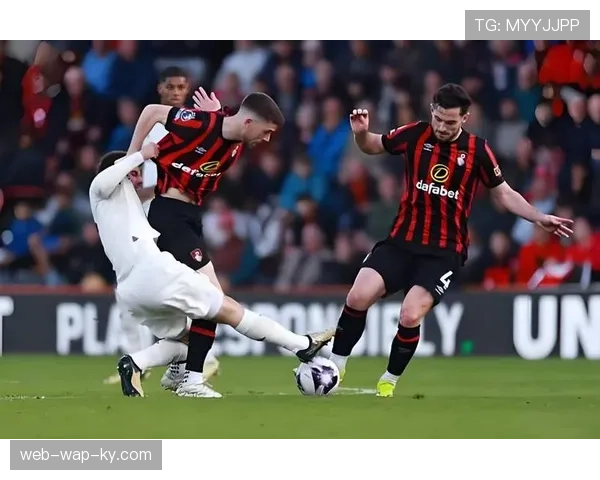 伯恩茅斯凭借争议点球抢分 保级路上收获关键平局 伯恩茅斯凭借争议点球抢分 保级路上收获关键平局